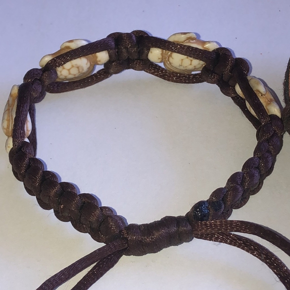 Lot of 2 Brown Leather Carved Turtle Adjustable Boho Bracelets - Picture 6 of 8